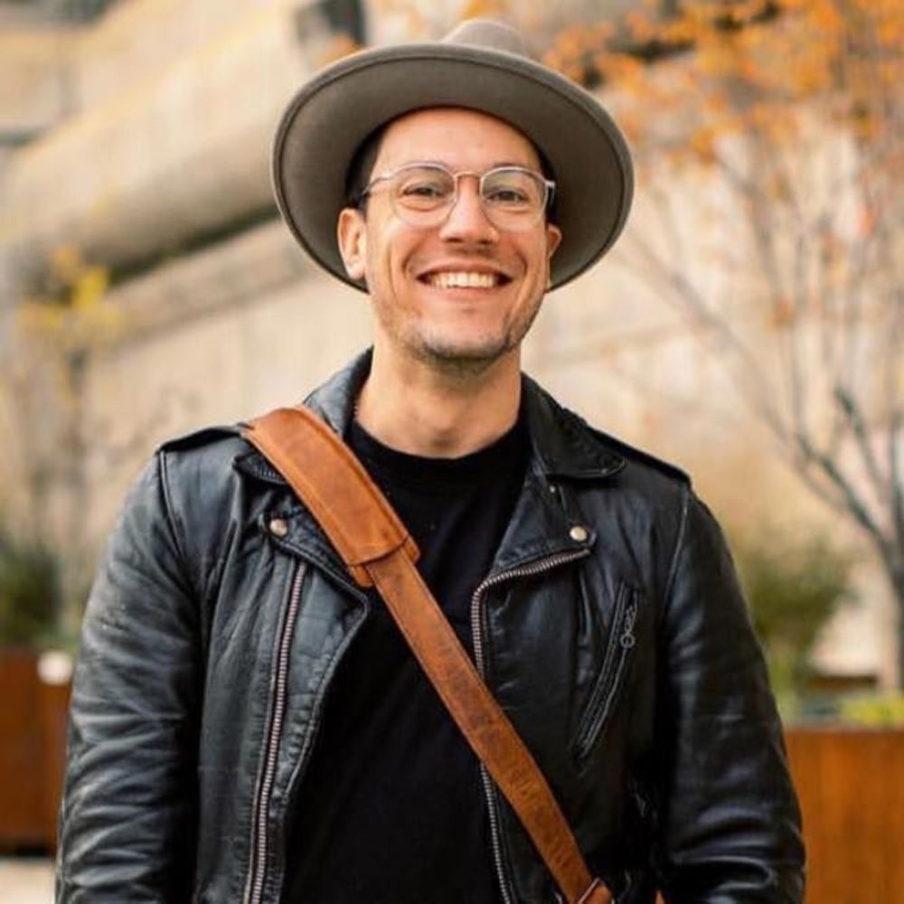 Meet your Posher, Simon